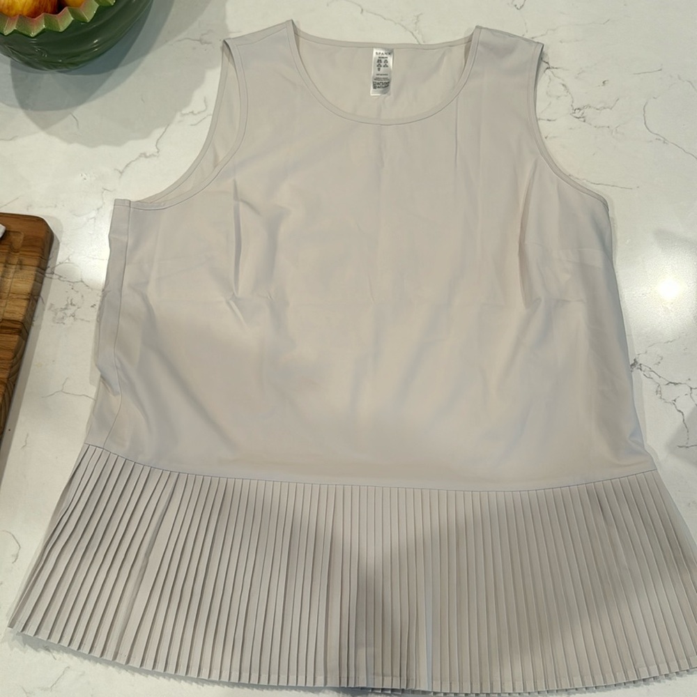 Spanx get moving pleated sleeveless top